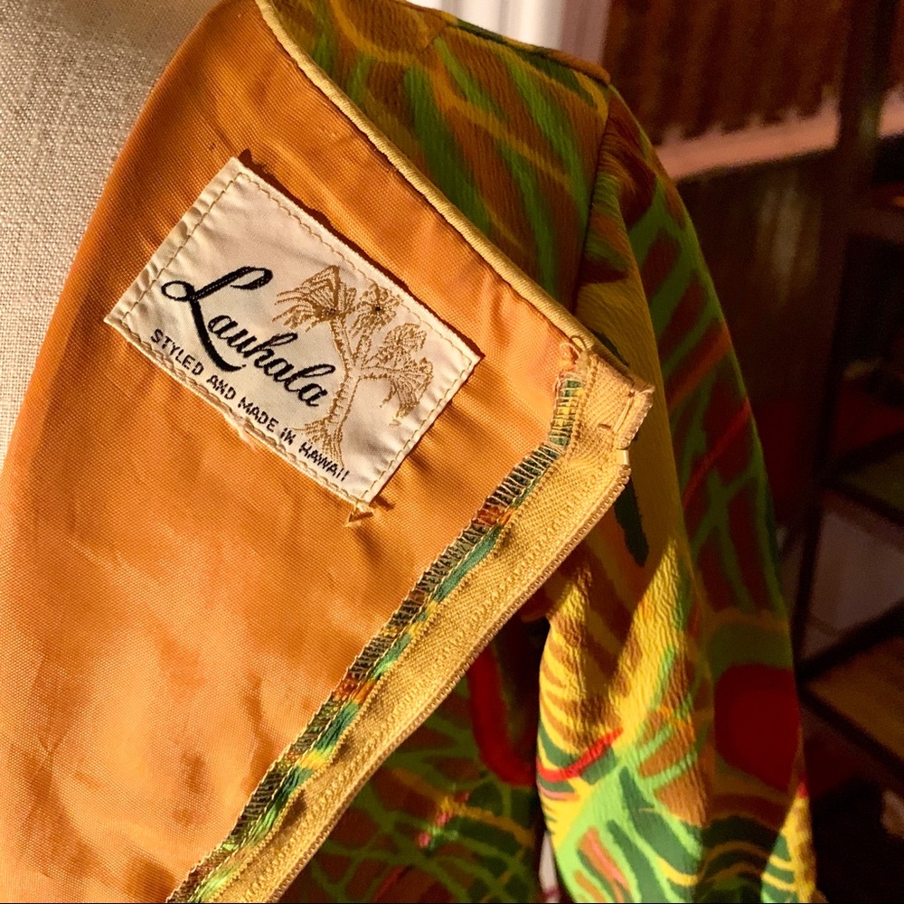 Vintage 60s Hawaiian Peacock-Print Pake Mu Dress - image 6